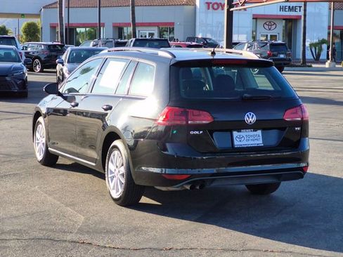 Used 2017 Volkswagen Golf S FWD image 8