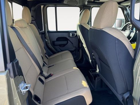 New 2026 Jeep Gladiator Willys AWD/4WD image 19