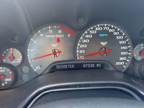 Used 2004 Chevrolet Corvette Coupe w/ Preferred Equipment Group image 16