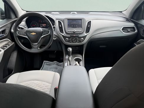 Used 2020 Chevrolet Equinox LS w/ LPO, Cargo Package FWD image 16
