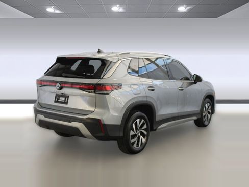 New 2025 Volkswagen Tiguan S FWD image 8