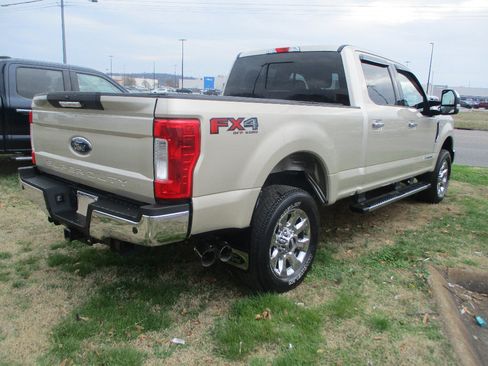 Used 2017 Ford F250 Lariat w/ Chrome Package image 23