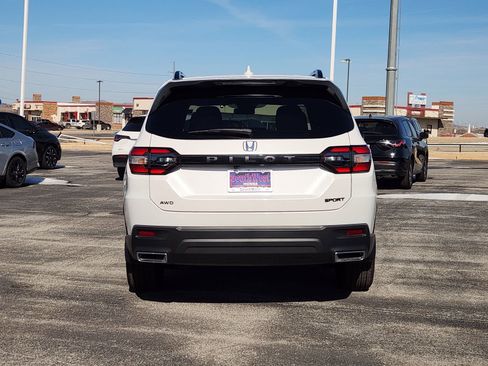 New 2025 Honda Pilot Sport image 8