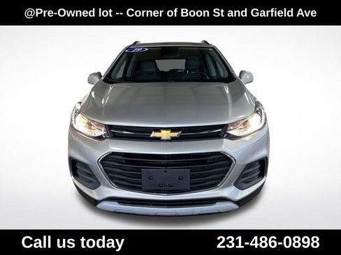 Used 2019 Chevrolet Trax LT w/ LT Convenience Package AWD/4WD image 8