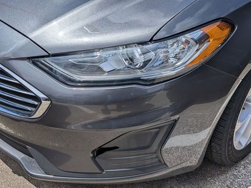 Used 2020 Ford Fusion SE FWD image 8