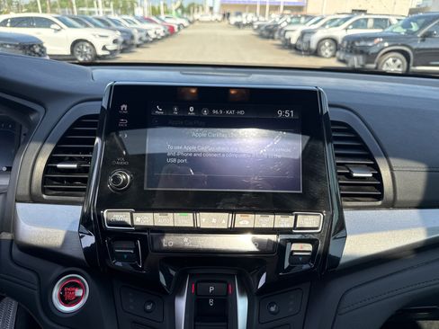 Certified 2024 Honda Odyssey Sport image 24