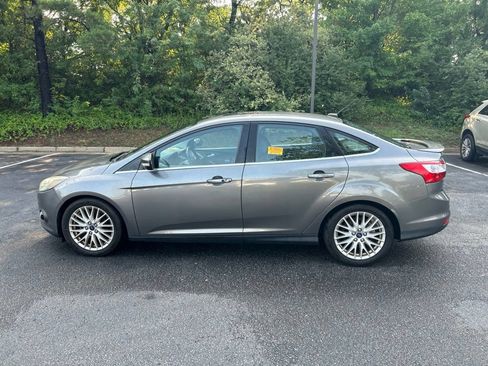 Used 2014 Ford Focus Titanium FWD image 8