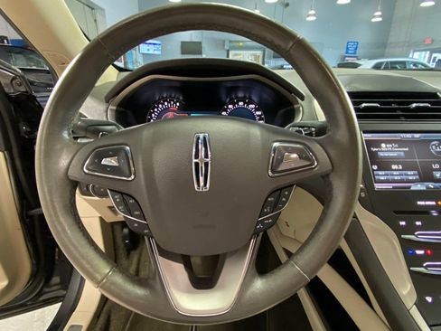 Used 2016 Lincoln MKZ FWD image 20