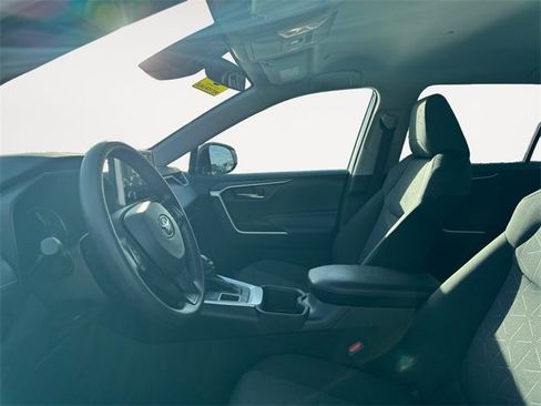 Used 2024 Toyota RAV4 XLE image 9