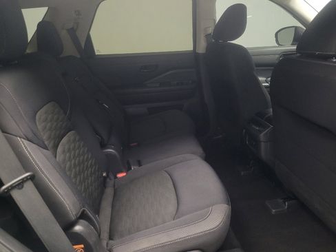 Used 2023 Nissan Pathfinder SV AWD/4WD image 19