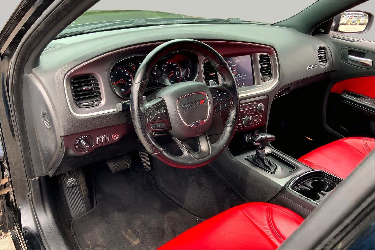 Used 2022 Dodge Charger R/T w/ Blacktop Package RWD image 18