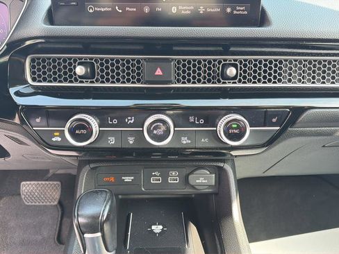Used 2022 Honda Civic Touring image 27