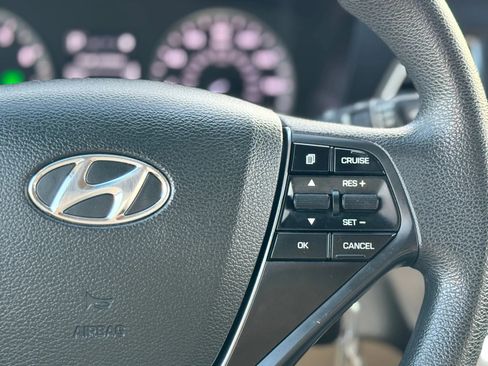Used 2017 Hyundai Sonata SE image 18