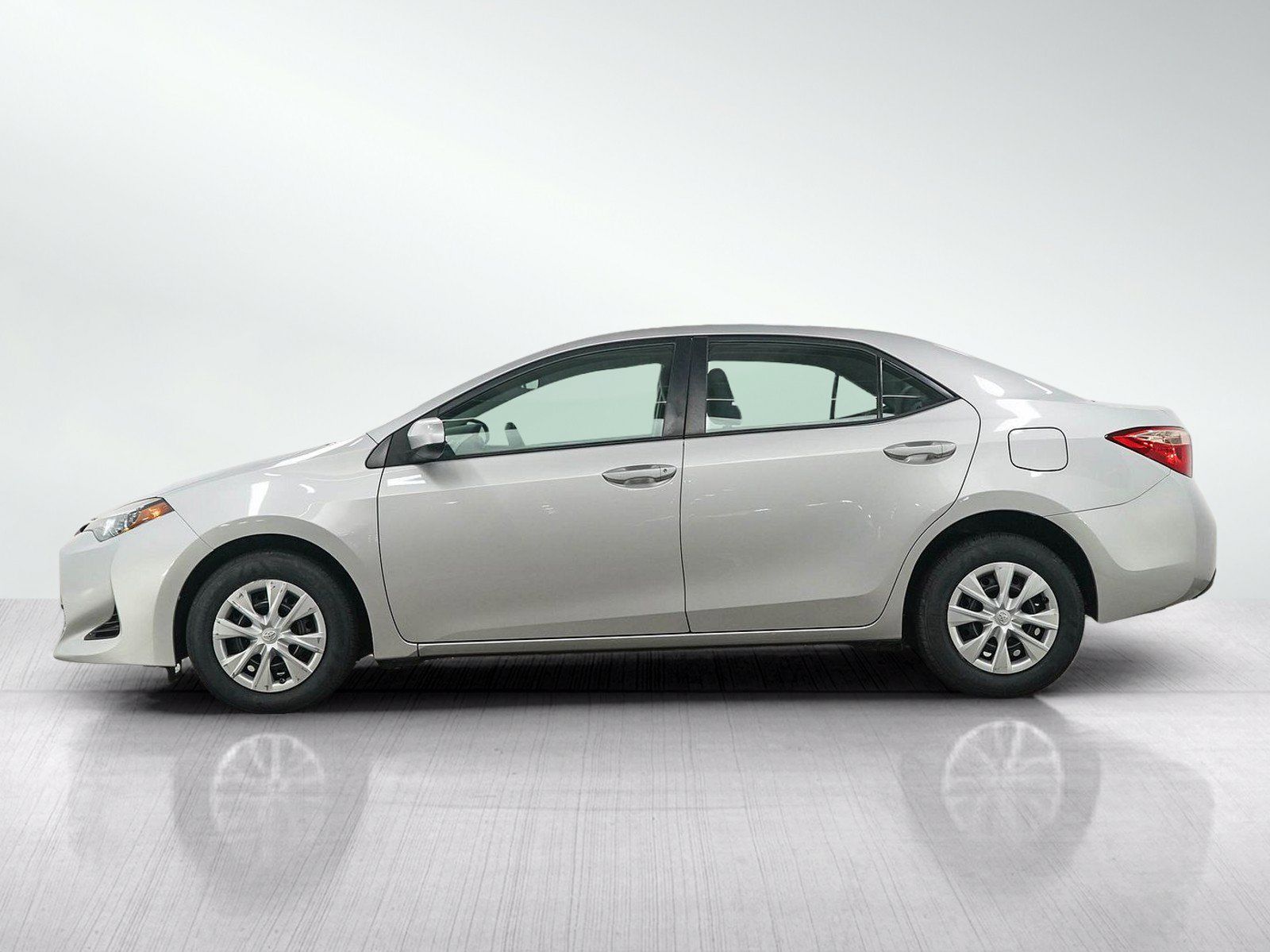 Used 2017 Toyota Corolla L FWD image 2