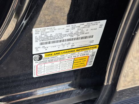 Used 2024 Ford Expedition Limited AWD/4WD image 32