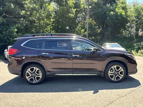 Used 2024 Subaru Ascent Touring AWD/4WD image 3