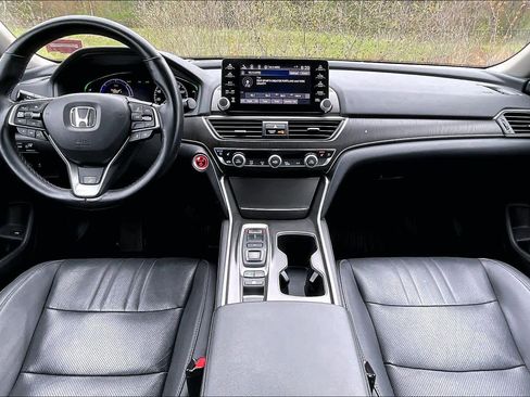 Used 2019 Honda Accord Touring image 16