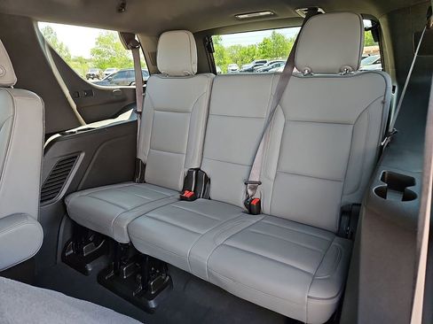 Used 2021 GMC Yukon SLT w/ SLT Luxury Package AWD/4WD image 12