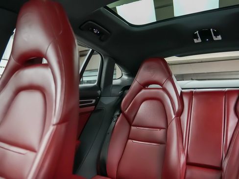 Certified 2023 Porsche Panamera 4 Platinum Edition AWD/4WD image 36