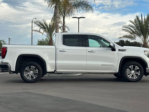 Used 2025 GMC Sierra 1500 SLT image 3