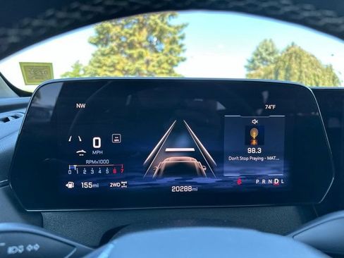 Used 2024 Chevrolet Traverse Z71 AWD/4WD image 38