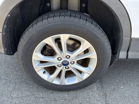 Used 2017 Ford Escape SE FWD image 20