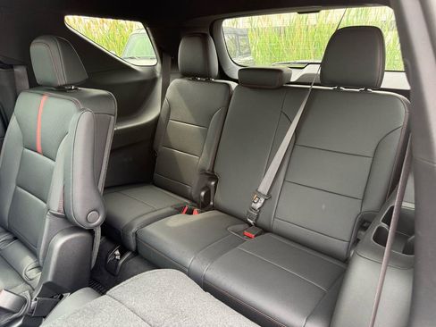 Used 2026 Chevrolet Traverse RS w/ LPO, Floor Liner Package AWD/4WD image 8
