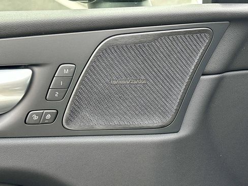 New 2026 Volvo XC60 B5 Ultra w/ Climate Package image 12