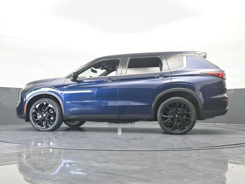 Used 2023 Mitsubishi Outlander SE image 65