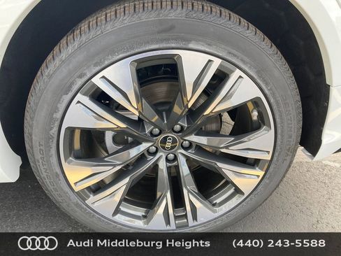 Certified 2026 Audi Q8 Premium Plus w/ Premium Plus Package AWD/4WD image 25