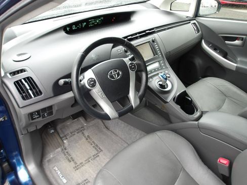 Used 2010 Toyota Prius Four image 9