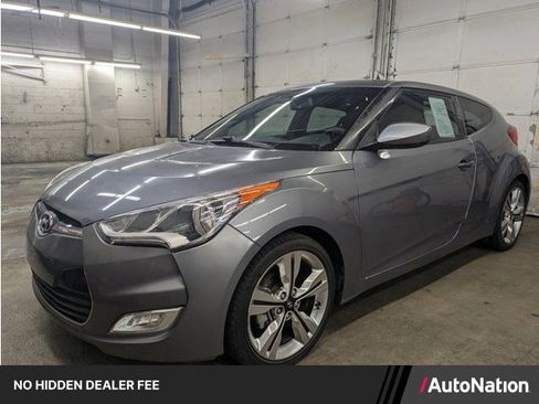 Used 2017 Hyundai Veloster Value Edition FWD image 1