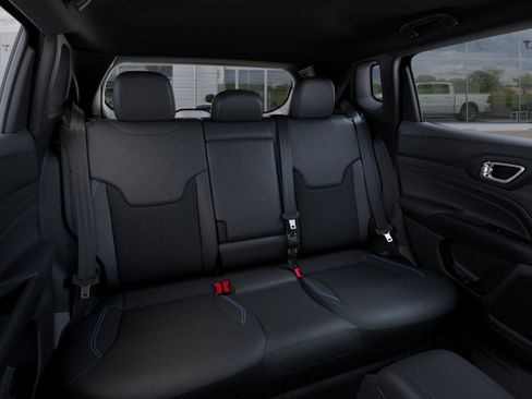 New 2025 Jeep Compass Latitude w/ Altitude Special Edition image 76