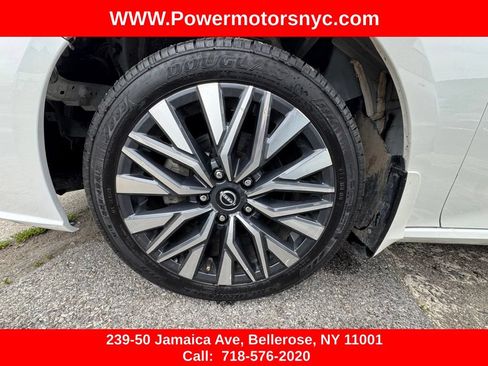 Used 2024 Nissan Altima 2.5 SV w/ SV Premium Package FWD image 13