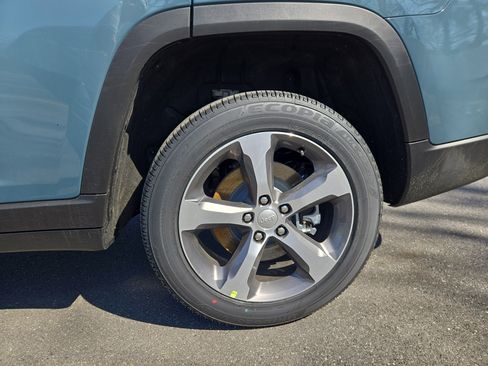 New 2026 Jeep Grand Cherokee L Limited image 25