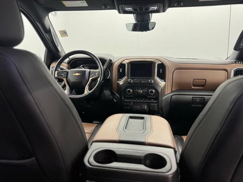 Used 2019 Chevrolet Silverado 1500 High Country w/ Technology Package AWD/4WD image 31
