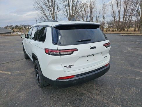 Used 2023 Jeep Grand Cherokee L Limited w/ Black Appearance Package image 3