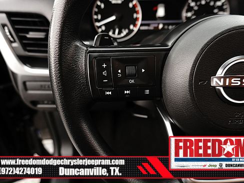 Used 2024 Nissan Rogue S FWD image 24