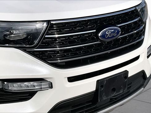 Certified 2020 Ford Explorer XLT w/ Equipment Group 202A AWD/4WD image 25