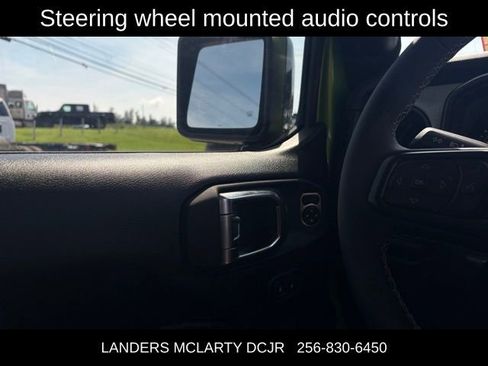Used 2025 Jeep Wrangler Sport AWD/4WD image 17