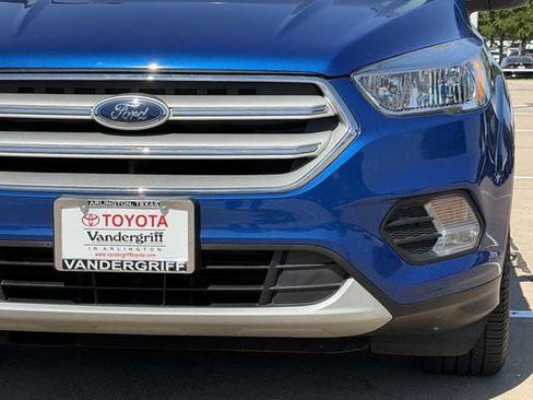 Used 2018 Ford Escape SE FWD image 9