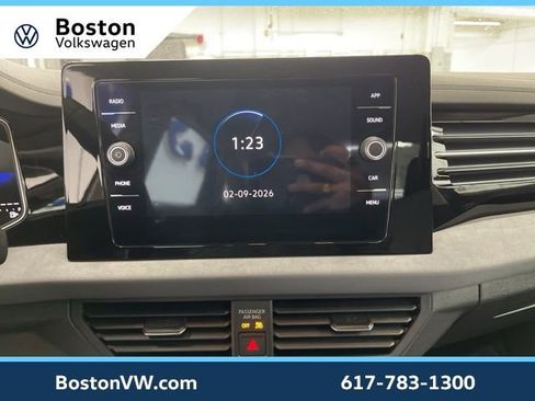 Used 2025 Volkswagen Jetta SE w/ Black Wheel Package image 21