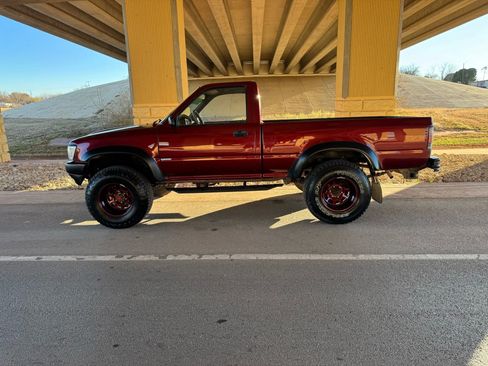 Used 1989 Toyota Pickup Deluxe image 6