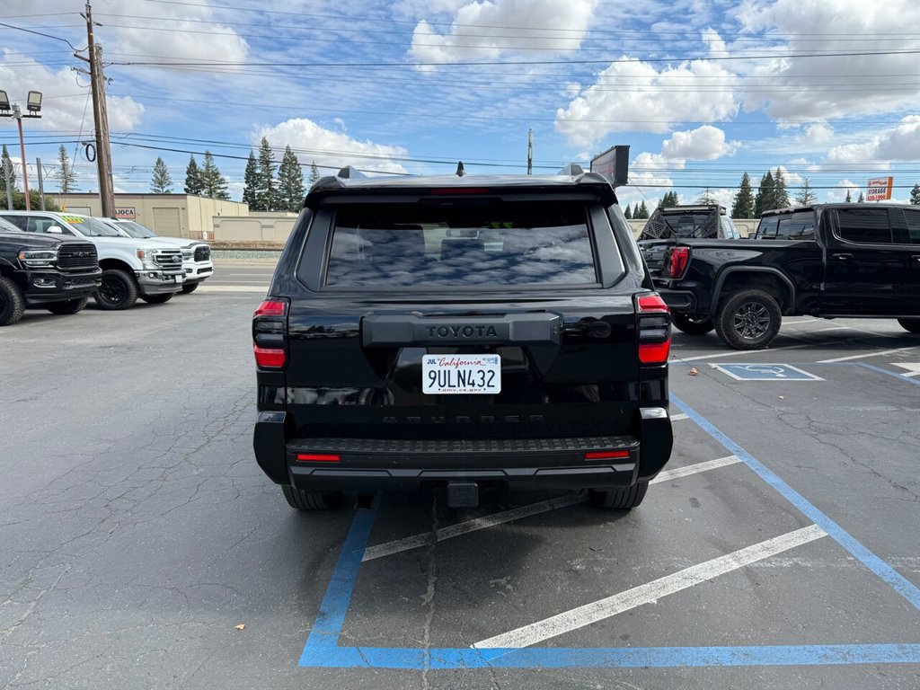 Used 2025 Toyota 4Runner SR5 AWD/4WD image 6