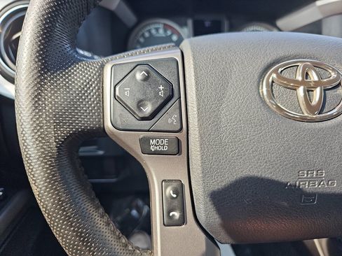 Used 2016 Toyota Tacoma SR5 w/ SR5 Appearance Package (SN) RWD image 14