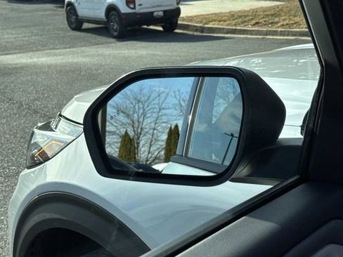 Used 2025 Ford Explorer Active image 15