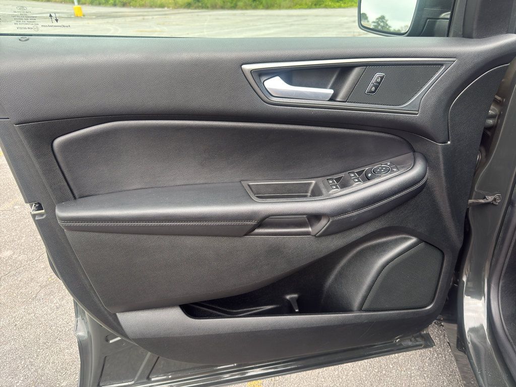 Used 2023 Ford Edge SE AWD/4WD image 13