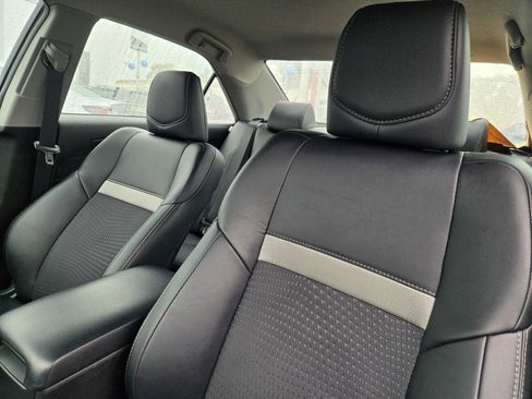 Used 2013 Toyota Camry image 15