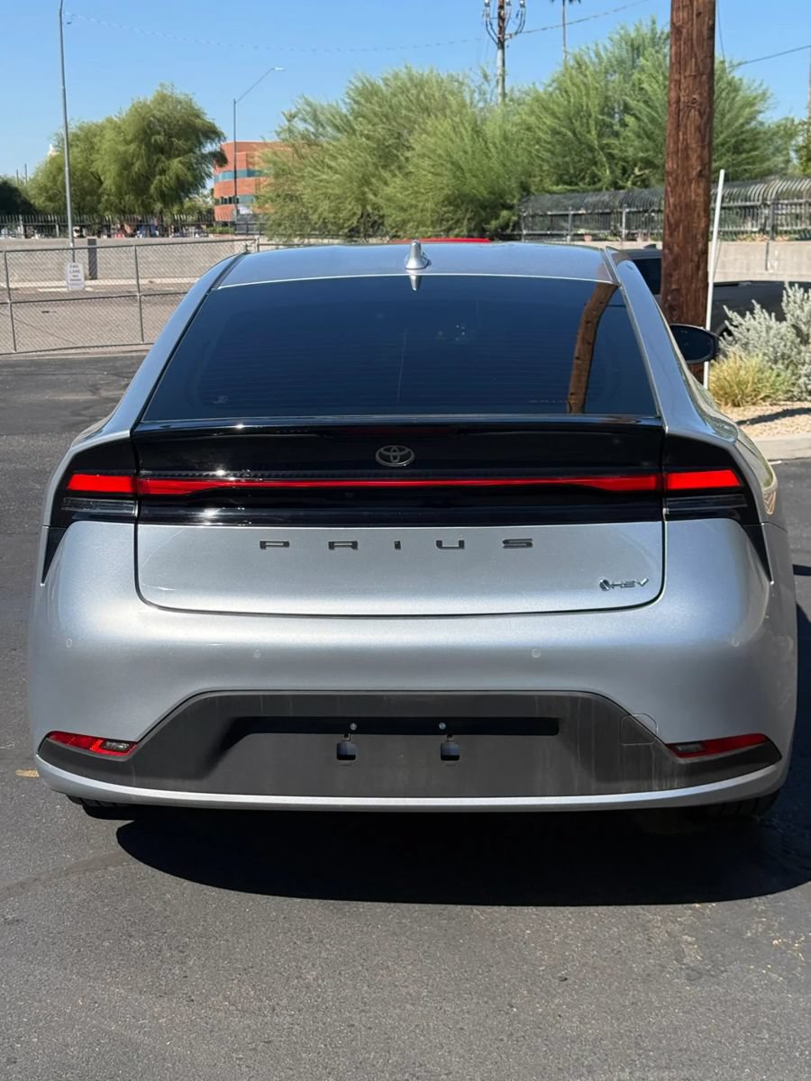 Used 2024 Toyota Prius LE FWD image 6
