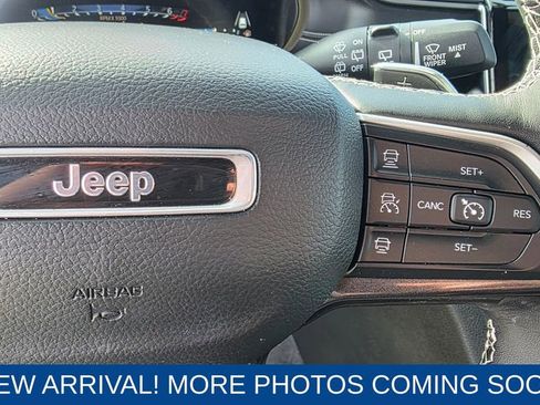 Used 2022 Jeep Grand Cherokee Altitude image 15